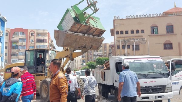 ضربات متواصلة للأسواق العشوائية بمحيط مديرية تعليم بورسعيد بالضواحى