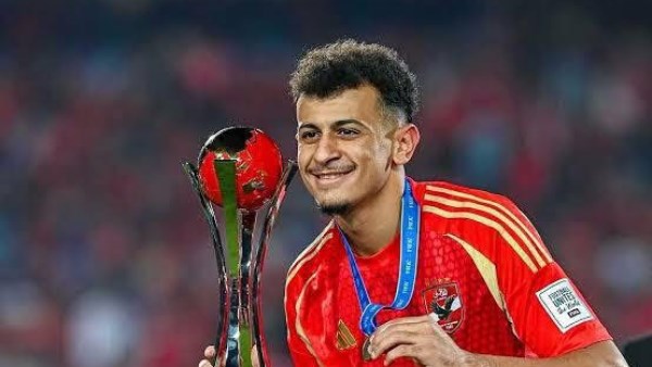 إعلامي يكشف عن رغبة الساعي في الرحيل عن الأهلي والانتقال لهذا النادي