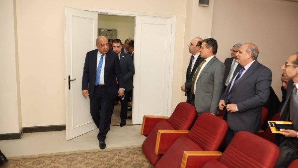وزير الكهرباء خلال زيارته أنشاص 