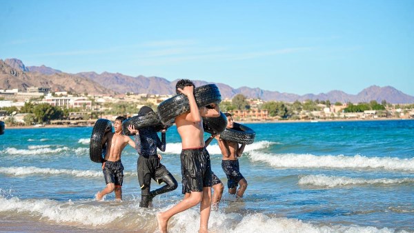 فريق اللياقة البدنية بنويبع 