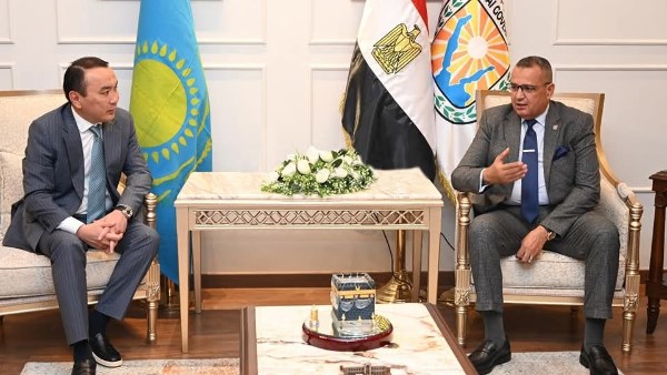 لقاء محافظ جنوب سيناء مع سفيري كازخستان وأرمينيا 