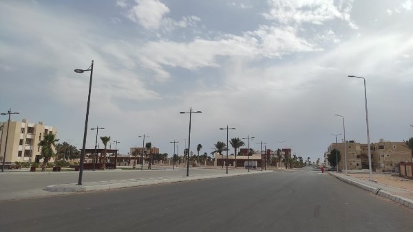 الشوارع خالية 