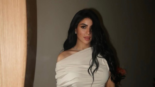 كارولين عزمي