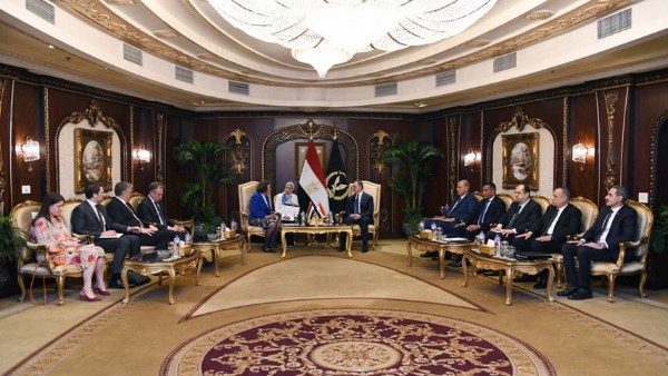 خلال لقائها بوزير الداخلية.. وزيرة الهجرة الهولندية تشيد باجهزة الشرطة المصرية