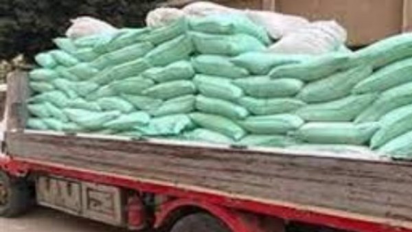 ضبط 11 طن دقيق قبل بيعها في السوق السوداء