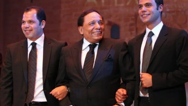 عادل امام مع اولاده