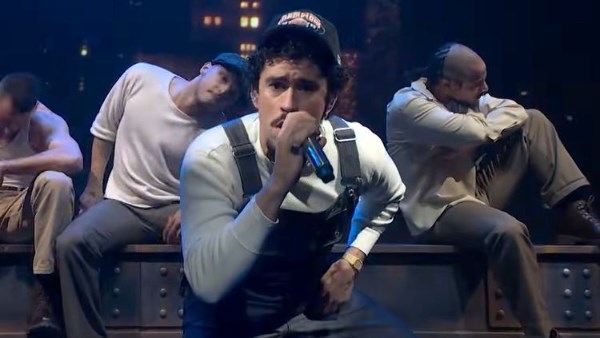 باد باني يختتم الموسم الـ50 من Saturday Night Live بأغاني ألبومه الأخير