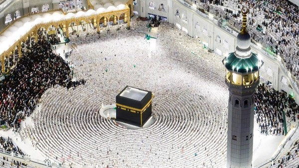 وزير سعودي: وصول 94% من الحجاج إلى الأراضي المقدسة عبر المنافذ الجوية