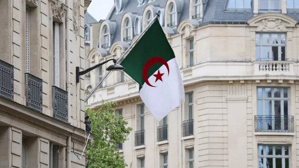 السفارة الجزارية في باريس