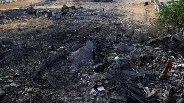 الدفاع المدني: استشهاد 50 فلسطينيًا في غارات إسرائيلية على غزة