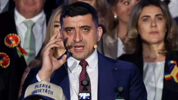 المرشح القومي في الانتخابات الرئاسية في رومانيا جورج سيميون