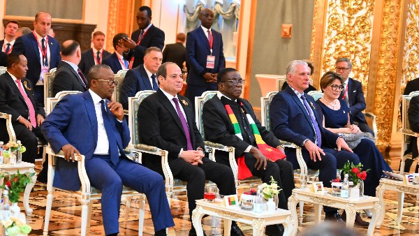 الرئيس السيسي يشارك في حفل عشاء بموسكو