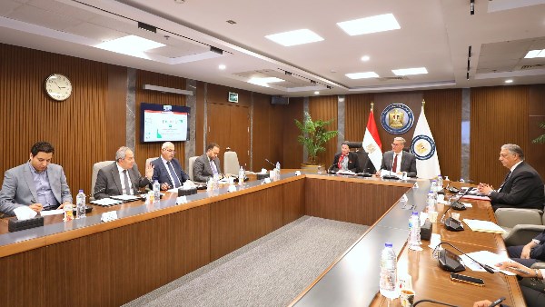 وزيرا البترول والبيئة