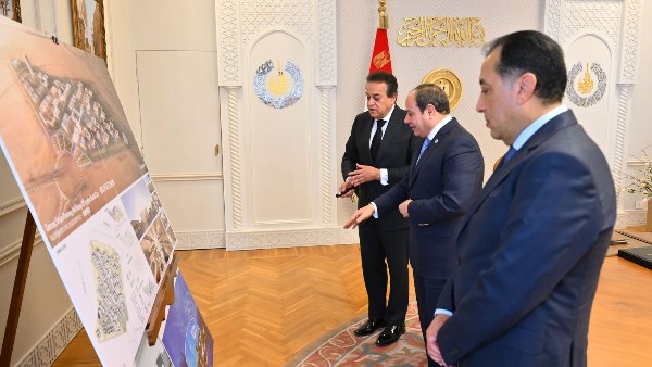 توطين صناعة الأدوية والذكاء الاصطناعي في الصحة.. توجيهات رئاسية لتعزيز القطاع