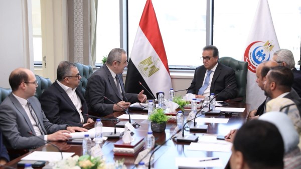 وزير الصحة والسكان 