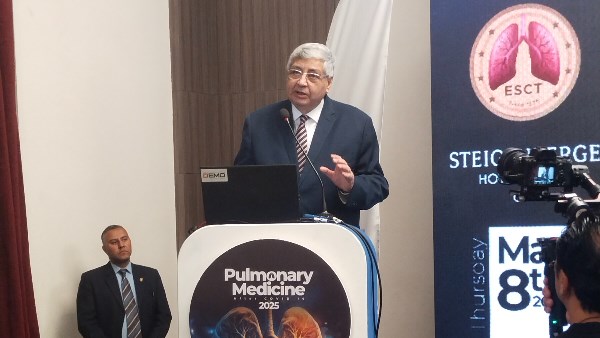 عوض تاج الدين: اهتمام رئاسي بملف مكافحة التدخين والإدمان