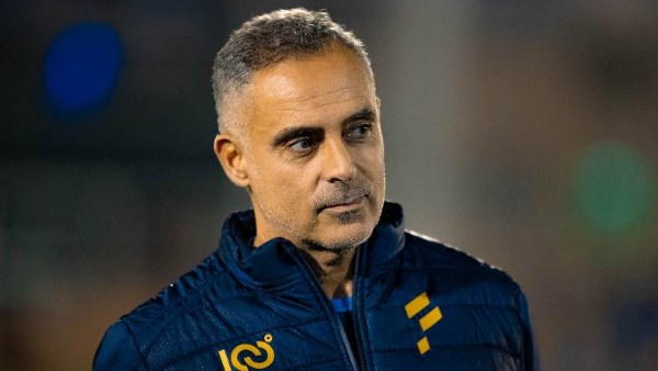 جوميز يشكو الزمالك للفيفا.. وإدارة النادي تتحرك لحل الأزمة وديًا