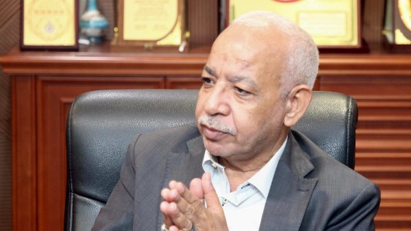 عبد المنعم الجمل رئيس الاتحاد العام لنقابات عمال مصر 