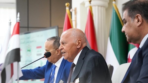 خلف الزناتي نقيب المعلمين 