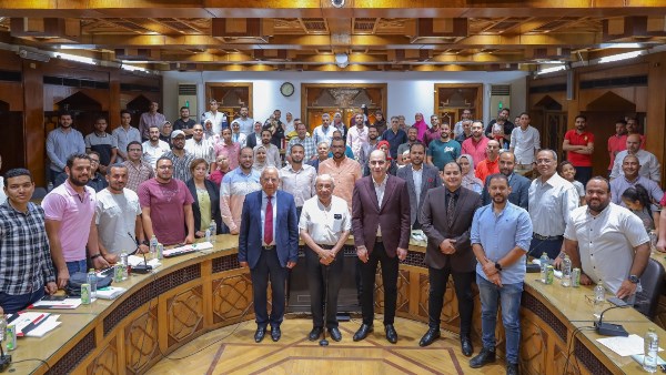 حفل تكريم المهندسين لخريجي برامج المشروعات الاحترافية 