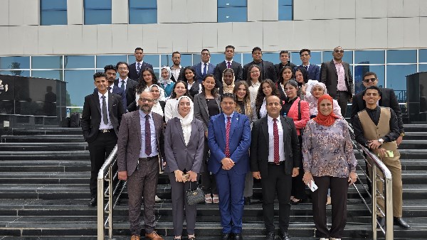 طلاب جامعة بدر أمام مقر المجلس القومي لحقوق الإنسان 