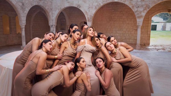 «زين الزين» تحصد المشاهدات.. نجوى كرم تستعد للصيف بعدد من الأغنيات