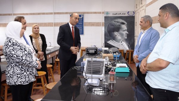 جامعة دمنهور تستقبل فريق خبراء مركز القياس والتقويم