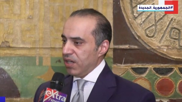المستشار محمود فوزي وزير الشؤون النيابية والقانونية 
