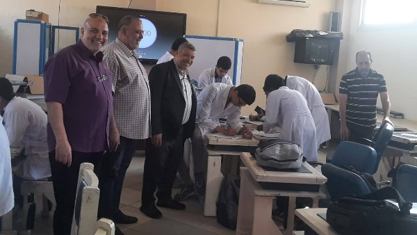 امتحانات العملي لطلاب أولى و 2 ثانوي بمدارس المتفوقين