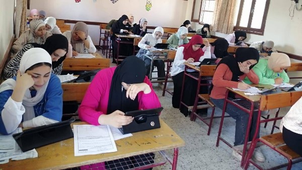 امتحانات الصفين الأول والثاني الثانوي