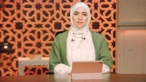  الدكتورة دينا أبو الخير
