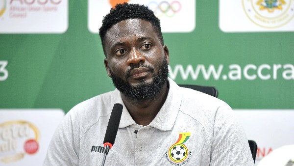 ديزموند أوفى المدير الفني لمنتخب شباب غانا