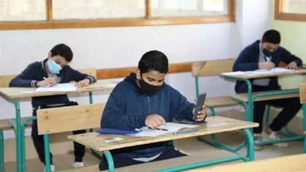 من النوم المبكر حتى تسليم الورقة.. دليلك الذهبي لاجتياز امتحان الشهادة الإعدادية  