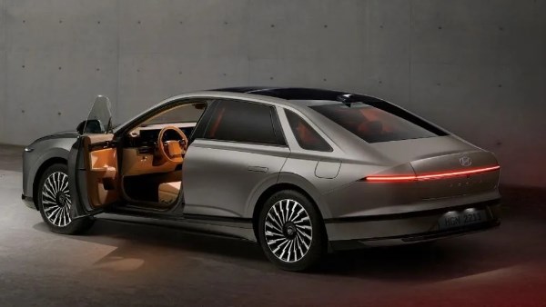 أسعار ومواصفات هيونداي أزيرا 2025 في السعودية .. صور