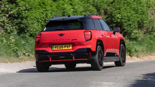 ميني تطرح سيارتها الجديدة John Cooper Works.. وهذه أسعارها عالميًا
