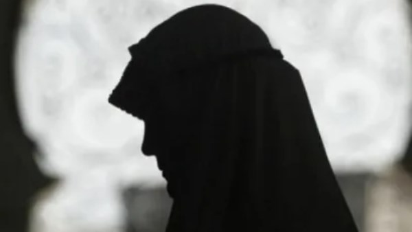 توفي زوجي بعدما دفعت تكاليف الحج فهل أسافر في العدة؟.. الإفتاء تجيب