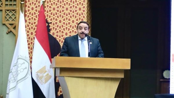 مندور: شيخ الأزهر يحظى بمكانة عالمية بارزة لدوره في خدمة التسامح والسلام العالمي