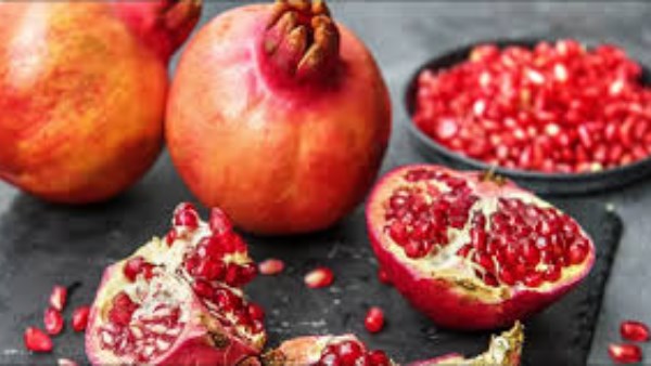 ماذا يحدث للجسم عند تناول الرمان يوميا؟.. فوائد مذهلة