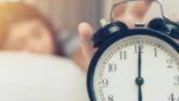 استيقاظك قبل رنين المنبه قد يكون إنذارًا مبكرًا لخلل هرموني