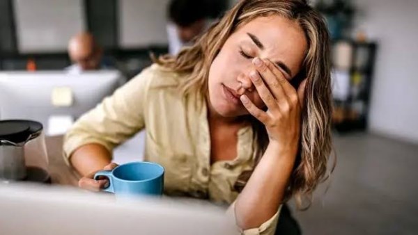 أطعمة شائعة تُسبب تلف الدماغ وترفع خطر الاكتئاب.. احترس من تناولها
