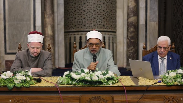 ملتقى التفسير بالجامع الأزهر: يوضح دلالات حديث القرآن عن الجبال