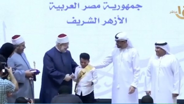 محمد الحسانين بطل تحدي القراءة العربي