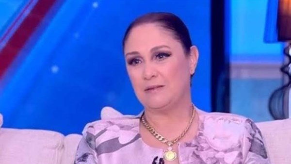 الفنانة القديرة شيرين 