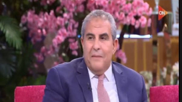 طاهر أبو زيد وزير الشباب والرياضة الأسبق