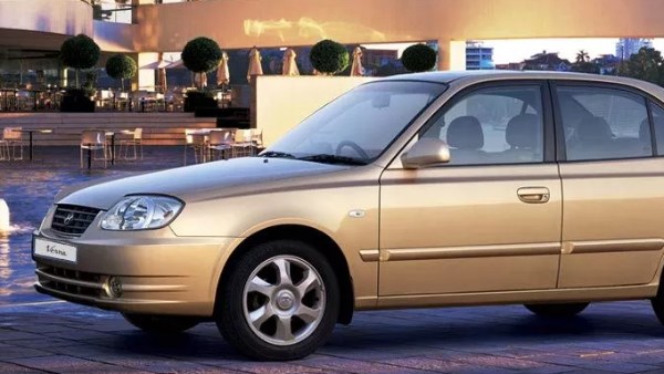 سوق المستعمل..  هيونداي فيرنا سعرها 400 ألف جنيه