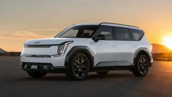 سعر كيا EV9 موديل 2026 في السعودية