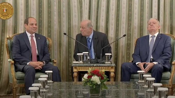 في السياسة والاقتصاد والزراعة.. السيسي: هناك فرصة كبيرة للتعاون مع اليونان