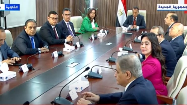 مدبولي يشاهد فيديو قصير عن جهاز حماية المستهلك