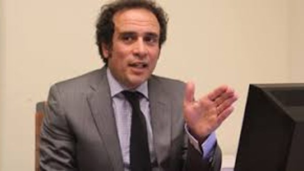 عمرو حمزاوي