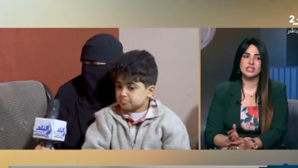 والدة علي مريض ضمور العضلا